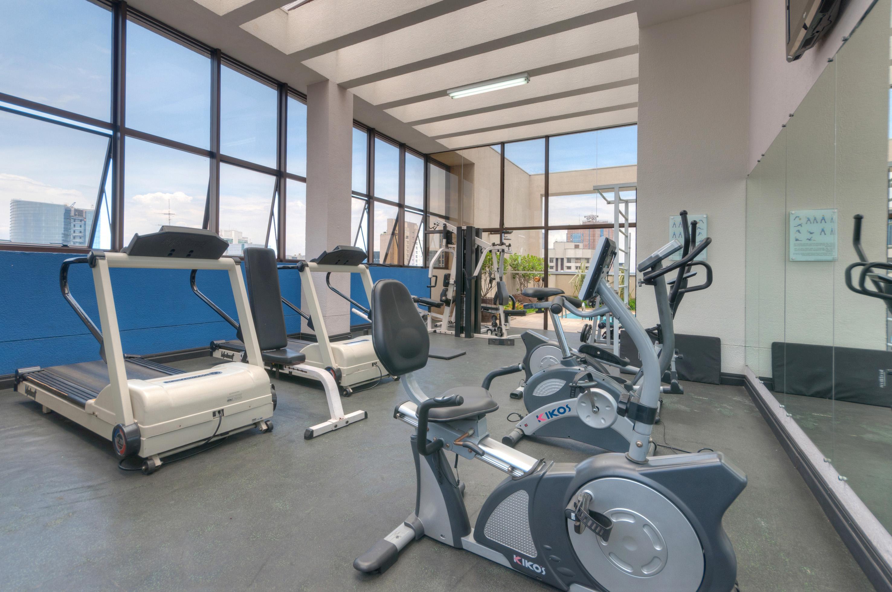 Double Tree By Hilton Sao Paulo Itaim Hotel Exterior photo The gym at the hotel
