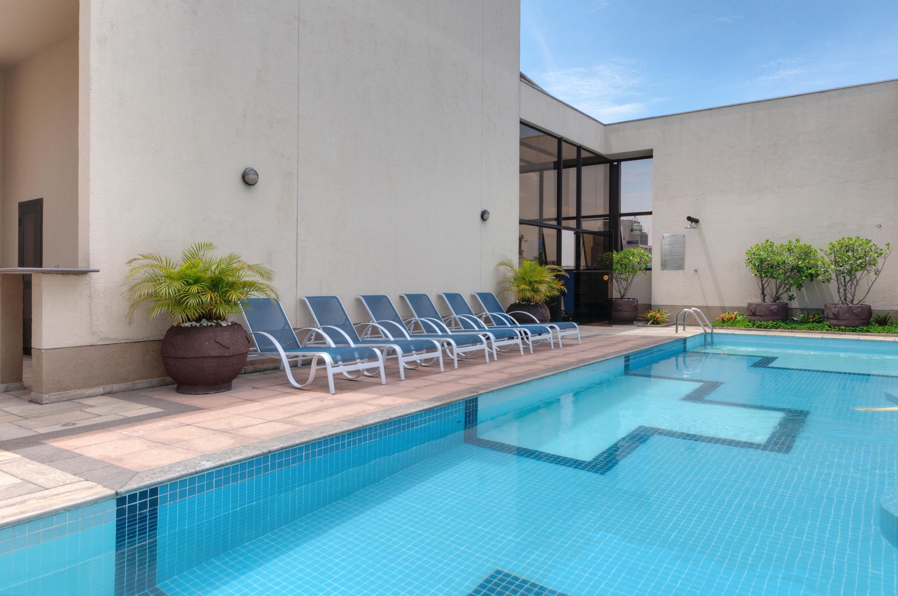 Double Tree By Hilton Sao Paulo Itaim Hotel Exterior photo Swimming pool at the hotel