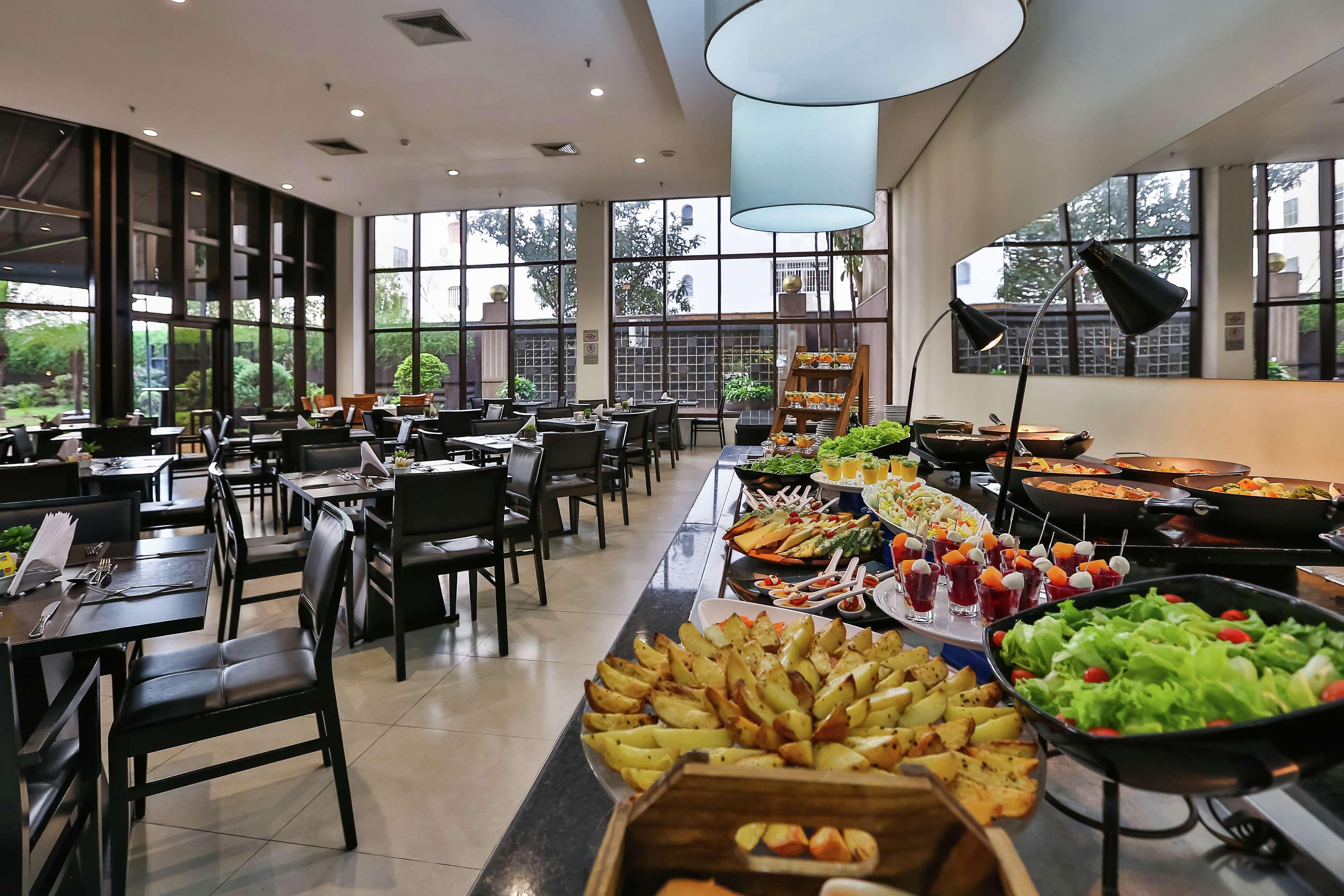 Double Tree By Hilton Sao Paulo Itaim Hotel Exterior photo The restaurant